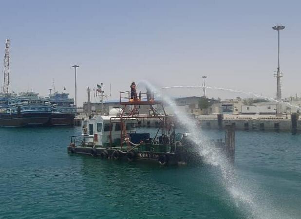 مانور ساعت صفر اطفای حریق در بندر دیر برگزار شد