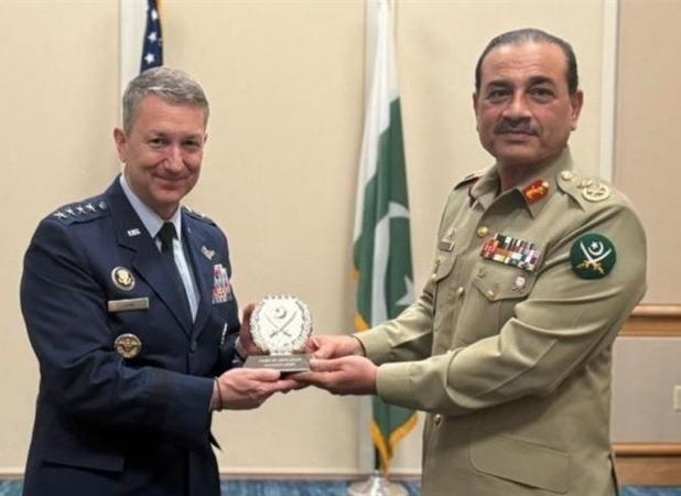 دیدار فرمانده ارتش پاکستان با رئیس ستاد مشترک ارتش آمریکا
