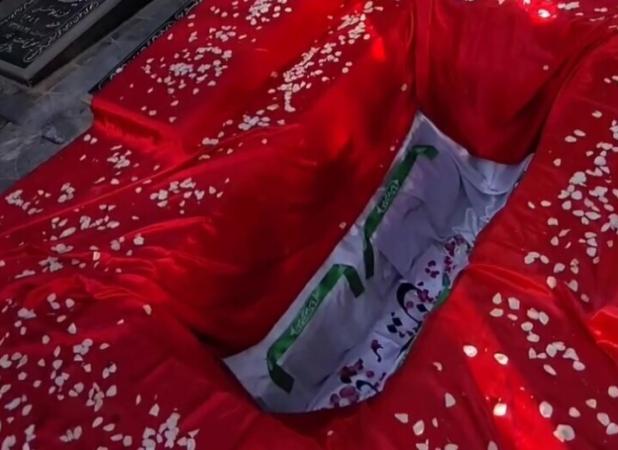 آیین خاکسپاری ۲ تن از قربانیان حادثه بندر شهید رجایی