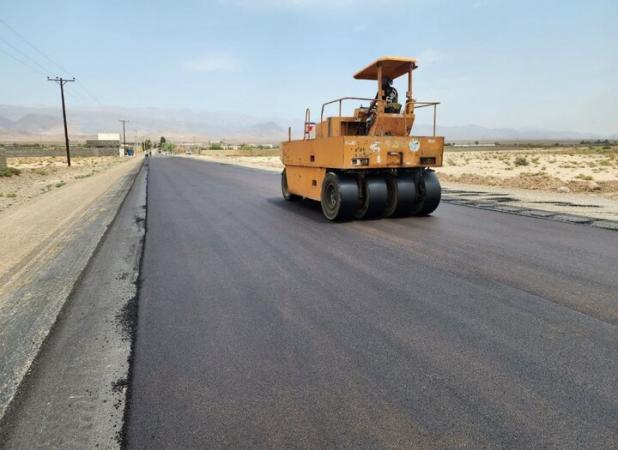 عملیات بهسازی و روکش آسفالت محور روستایی طاق دامغان انجام شد