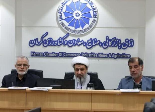امام جمعه کرمان: مدیران فرصت‌های توسعه را از دست ندهند