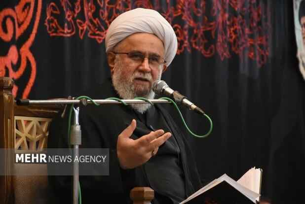 آیت الله رمضانی: عاشورا مدرسه رشد، آزادی و کرامت انسانی است