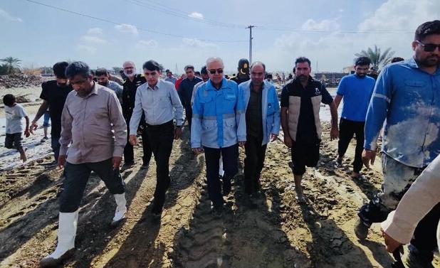 استاندار هرمزگان: دولت تا بازگشت کامل زندگی کنار مردم سیل‌زده جاسک می‌ماند