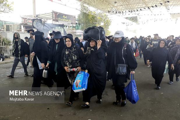 گزارش میدانی از بازگشت زوار اربعین حسینی به کشور از مرز مهران