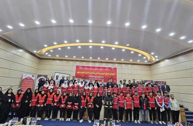 برنامه «همیار آتش‌نشان و ایمنی» در دوراهک برگزار شد