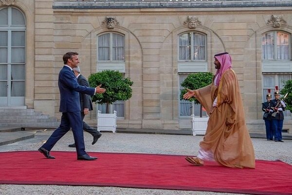 گفتوگوی تلفنی بنسلمان و ماکرون درباره منطقه