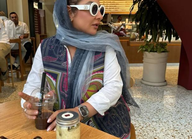 کافه گردی خانم بازیگر کمربندها را ببندیم با استایلی شیک