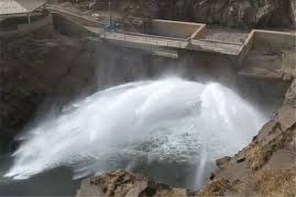 رهاسازی ۱۰۰ میلیون مترمکعب آب از دز و کارون برای نجات نخیلات