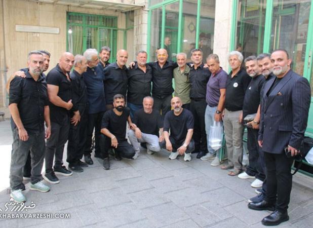 سرمربی تیم ملی برای پخش نذری پای کار آمد
