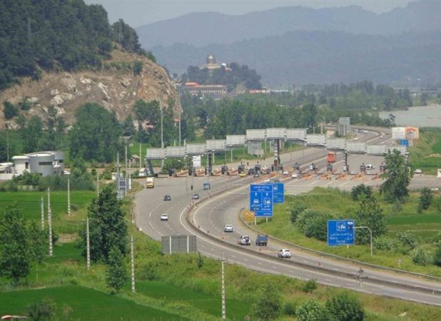 ابهام در سهم درآمد آزادراه قزوین-رشت بین سازمان راهداری و یک بانک