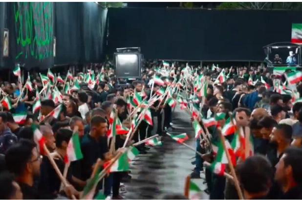 آیین «شاه حسین» گویان همراه با پرچم ایران در ارومیه برگزار شد