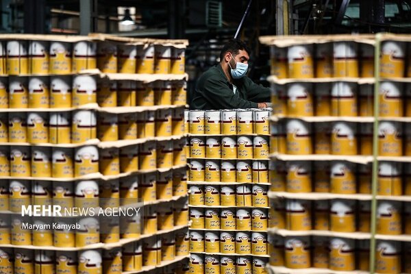 ۲ هزار لیتر روغن‌موتور فاقد مجوز در دلفان کشف شد