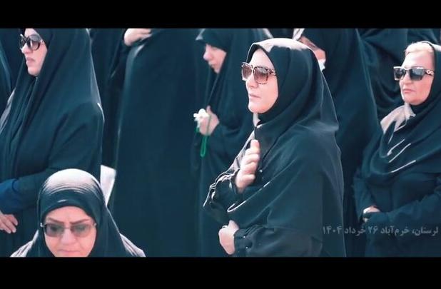 قاب‌هایی از سیل جمعیت در تشییع پیکر شهدا در خرم‌آباد