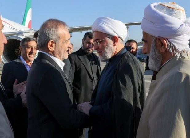 رئیس جمهور در سفر به سنندج مورد استقبال مسئولان کردستان قرار گرفت