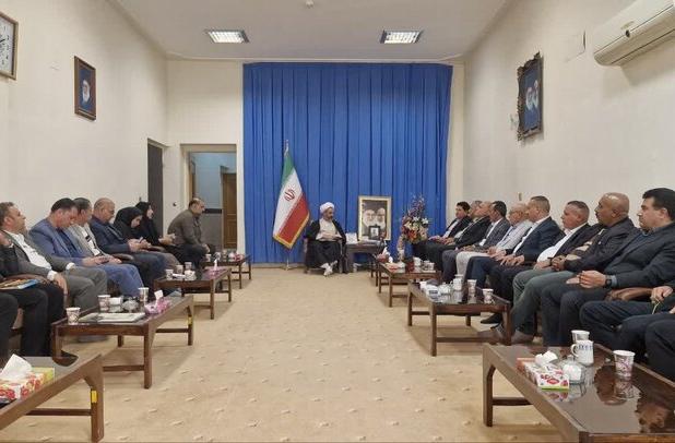 امام جمعه ایلام:پیوند ایران و عراق سدی محکم در برابر نظام استکباری است