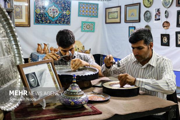 برپایی بازارچه محصولات صنایع‌دستی مشاغل خانگی در شهرستان رزن