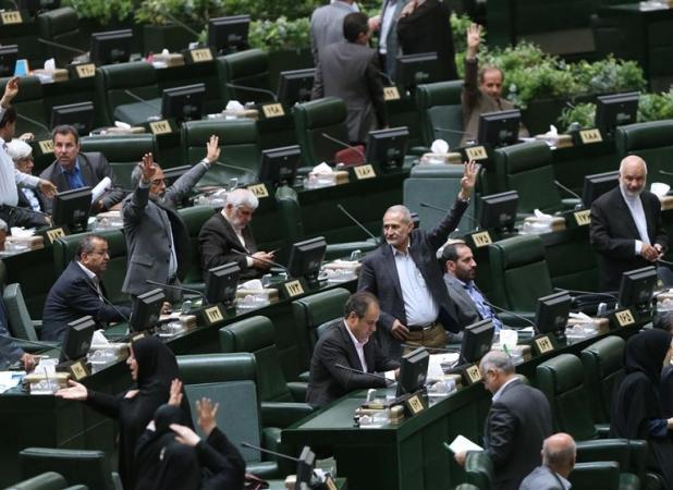 تذکرات نمایندگان درباره فعالیت سامانه‌های ارز فردایی!