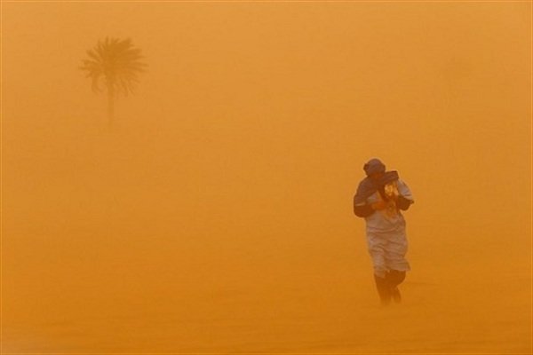 مردم سیستان با توجه به شرایط آب و هوا در خانه بمانند