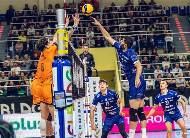 یاران عبادی‌پور روی دور باخت!