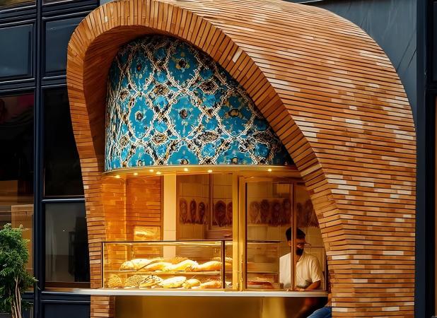 عکس یک کروسان‌فروشی با معماری ایرانی در مشهد!