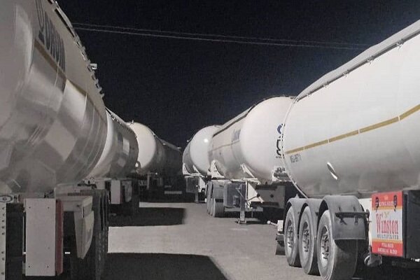 کامیون حامل ۳۴ هزار لیتر سوخت قاچاق در شهرستان حاجی آباد توقیف شد