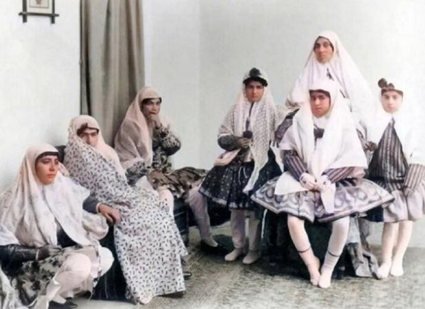 تصاویری جالب از پوشش زنان قاجاری