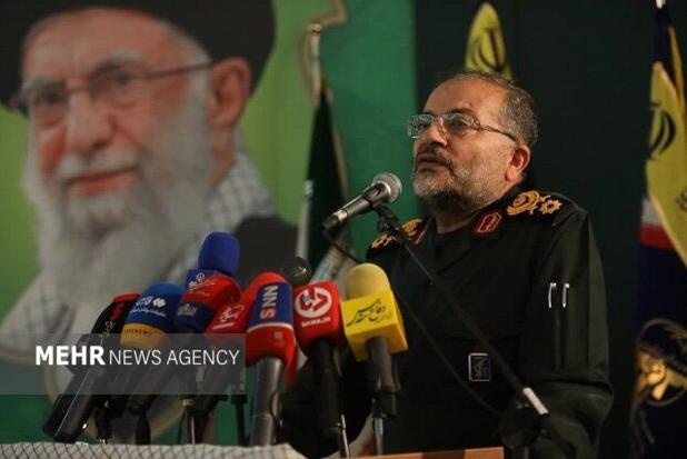 سلیمانی: تفکر بسیجی سد مستحکم در برابر تمامیت‌خواهی دشمنان است