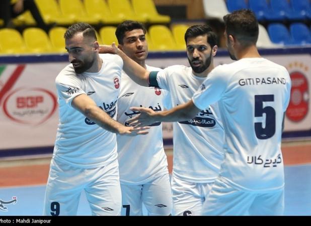 لیگ برتر فوتسال| تداوم صدرنشینی گیتی‌پسند و برد بزرگ کراپ