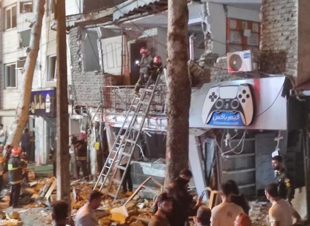 ۱۷ مصدوم در پی انفجار دو واحد تجاری رشت