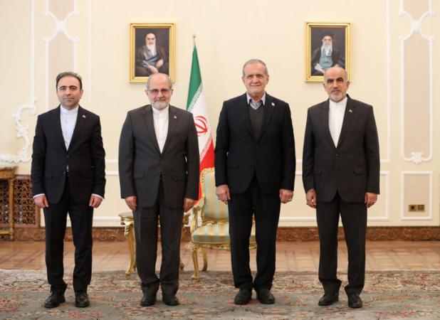 پزشکیان: خنثی‌سازی روایت‌سازی‌های نادرست  از مسئولیت‌های مهم سفرا است