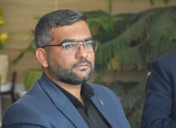 فیروزی: کتابخوانی، افق‌های فکری نسل جوان در فارس را گسترش داده است