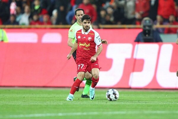 حضور هافبک پرسپولیس در باشگاه؛ تمدید قراداد به فردا موکول شد
