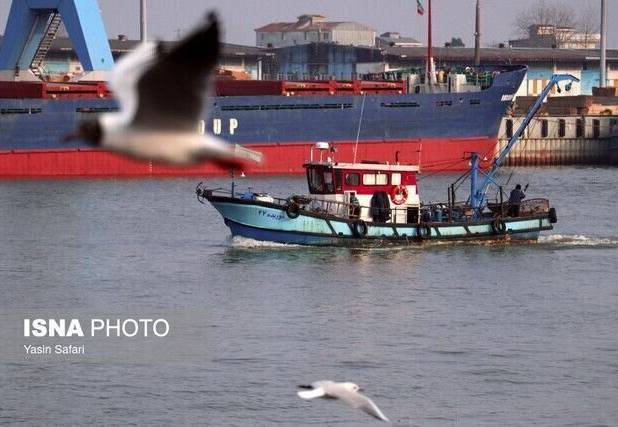 سوت کشتی‌ها و شناورها در بندرانزلی به صدا درآمد