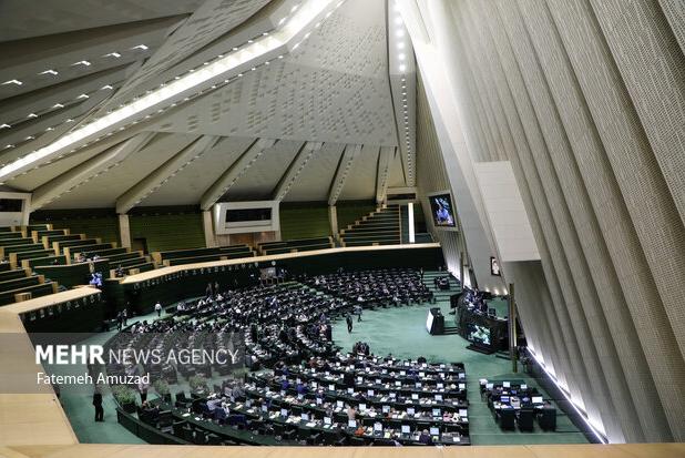 دولت مکلف به تسهیل جذب نخبگان ایرانی خارج از کشور شد