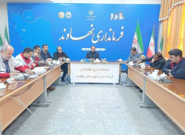 فرماندار: در مدیریت بحران نباید منتظر کمک بیرون از نهاوند بمانیم