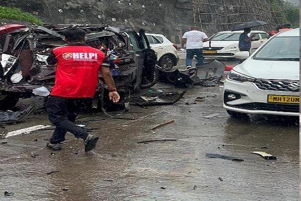 ۱۰ کشته در پی برخورد کامیون با چندین خودرو در غرب هند
