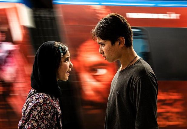 فیلم‌های روی پرده اکران آنلاین می‌شوند؟
