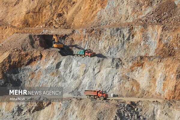 درآمد ۳۸ همتی دولت از بخش معدن؛ ۳۲۶ پهنه معدنی آزاد شد