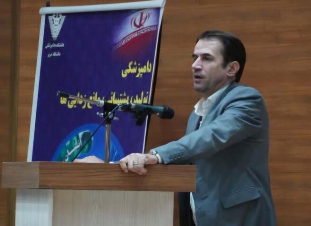 حامی: دامپزشکی تکیه‌گاه استوار سلامت و امنیت غذایی ملت است