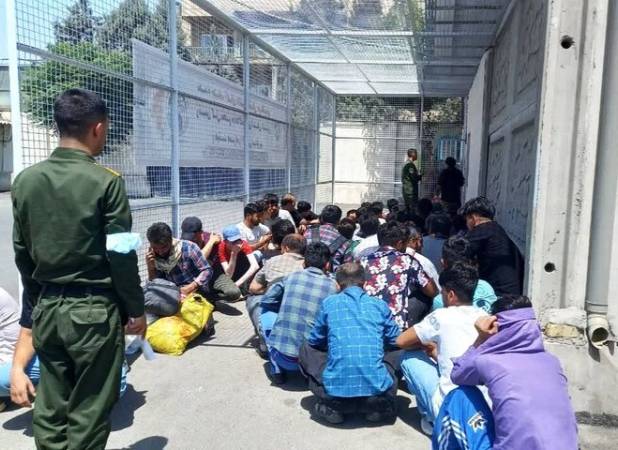 جمع آوری ۶۰۳ تبعه بیگانه غیر مجاز در زاهدان