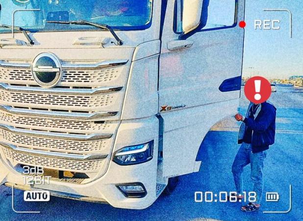 کامیون کشنده با راننده ۱۵ ساله در محور مورچه‌خورت متوقف شد