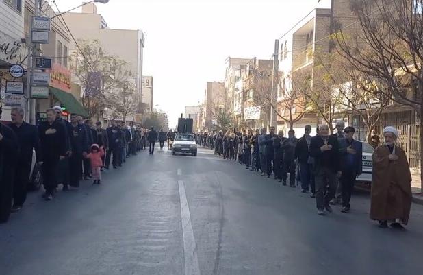 گرمسار در سوگ فاطمی؛ سینه‌زنی عزاداران در غم بانوی دو عالم