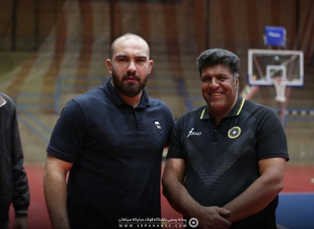 قهرمان دنیا در تمرین سپاهان حاضر شد