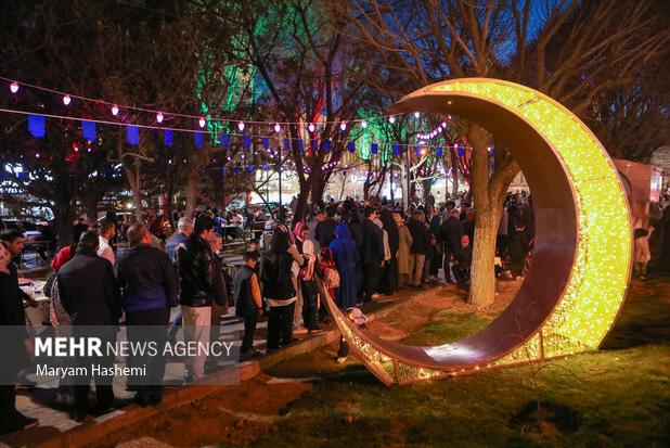 برپایی «افطارخانه» و جشنواره نور در بلوار کشاورز طی ماه رمضان