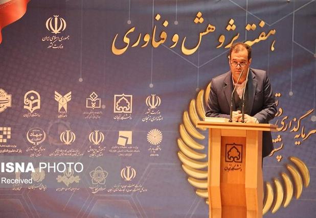 معاون استاندار زنجان: علم و آگاهی مهم‌ترین ابزار مقابله با تهدیدهای بشر است