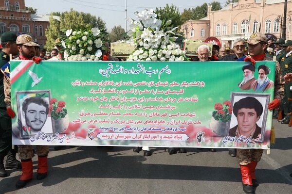 پیکر مطهر ۲ شهید تازه‌تفحص‌شده در ارومیه تشییع شد