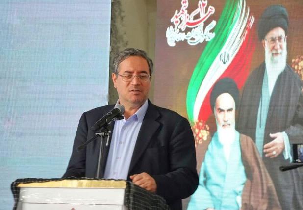 استاندار آذربایجان غربی: وظیفه داریم با خدمت صادقانه راه شهدا را به بهترین شکل ادامه دهیم