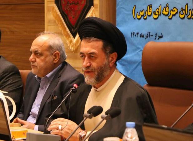 داوران قضایی با رعایت انصاف و عدالت به داوری بپردازند