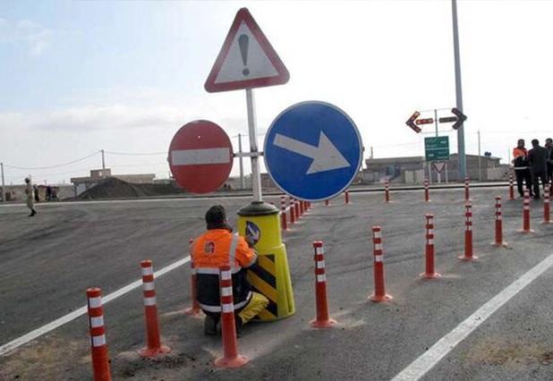 نصب ۲۰۰۰ علائم و تجهیزات ترافیکی در محورهای اهواز/ بهسازی کمربندی شرق اهواز