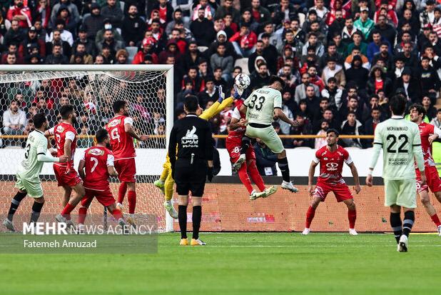 قهرمانی جذاب‌ترین تیم لیگ؛ پرسپولیس ضعیف شد استقلال بحران زده